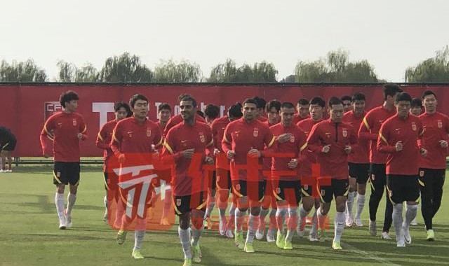 世俱杯2025-中国男足回家休整结束 今日复训继续备战12强赛