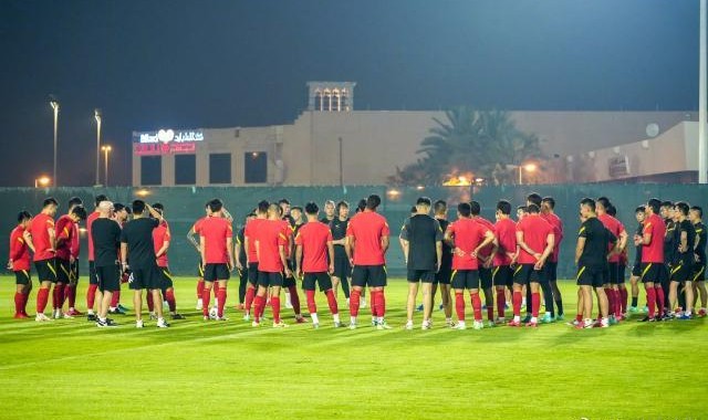 世俱杯官网-国足沙迦一天两练 首堂场地训练课王大雷缺席